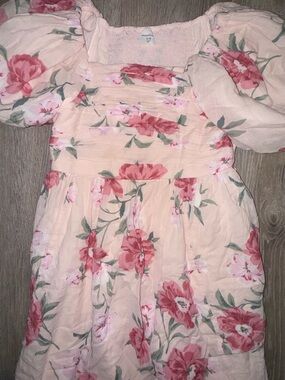 Abercrombie kids puff sleeve floral
Emerson dress